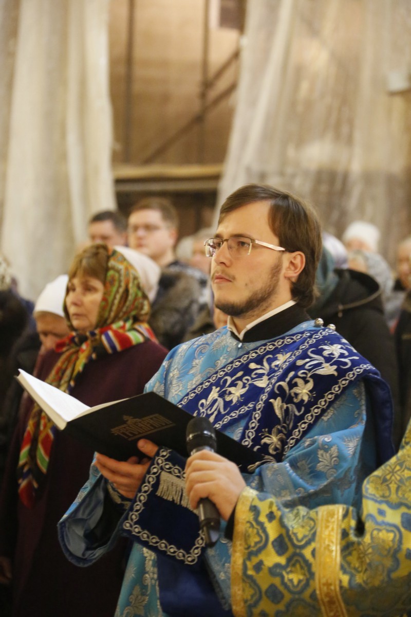 В канун праздника Введения во храм Пресвятой Богородицы