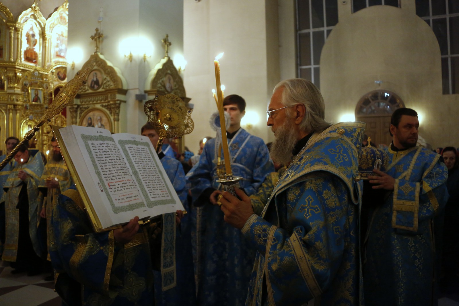 В канун праздника Введения во храм Пресвятой Богородицы