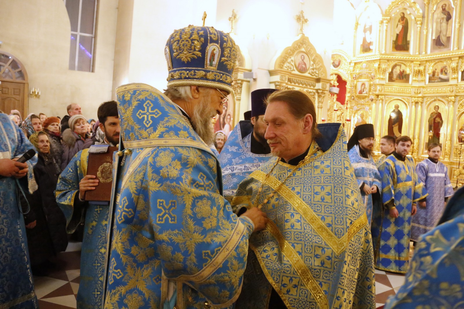 В канун праздника Введения во храм Пресвятой Богородицы