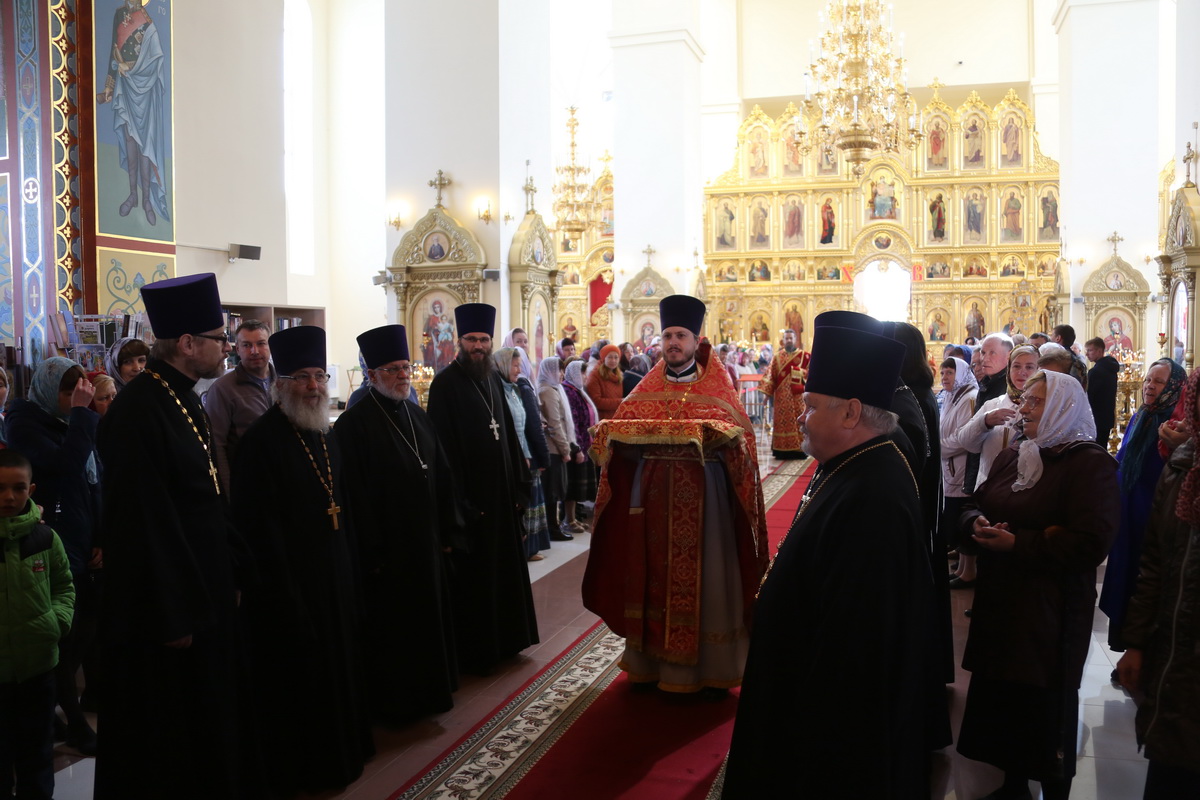 Божественная литургия в храме Казанской иконы Божией Матери