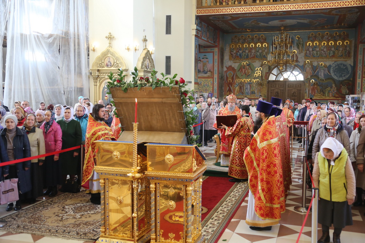 Божественная литургия в храме Казанской иконы Божией Матери