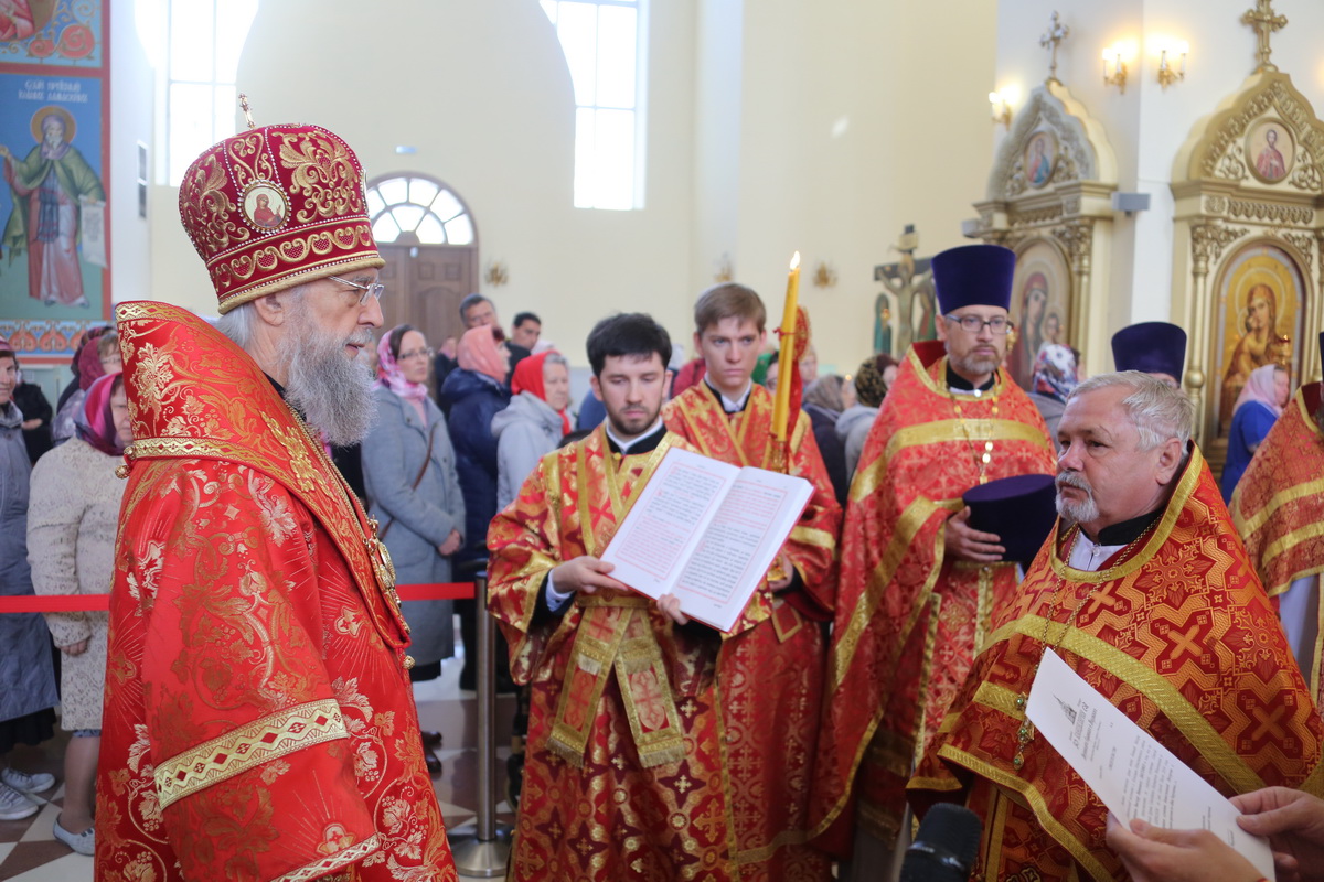 Божественная литургия в храме Казанской иконы Божией Матери