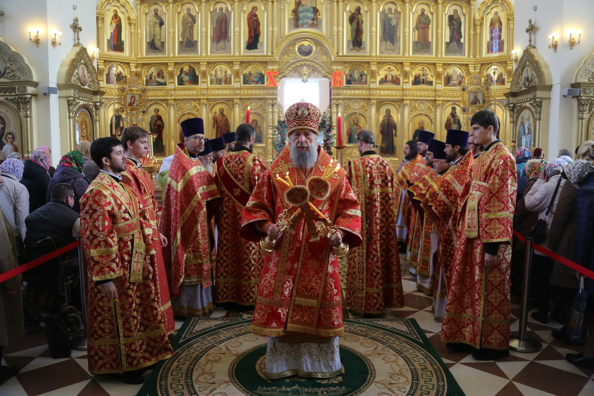 Божественная литургия в храме Казанской иконы Божией Матери