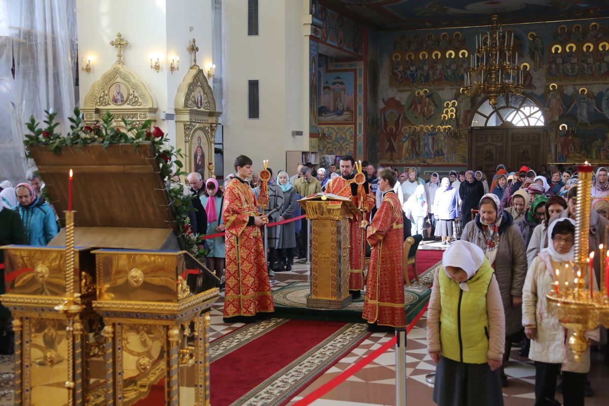 Божественная литургия в храме Казанской иконы Божией Матери