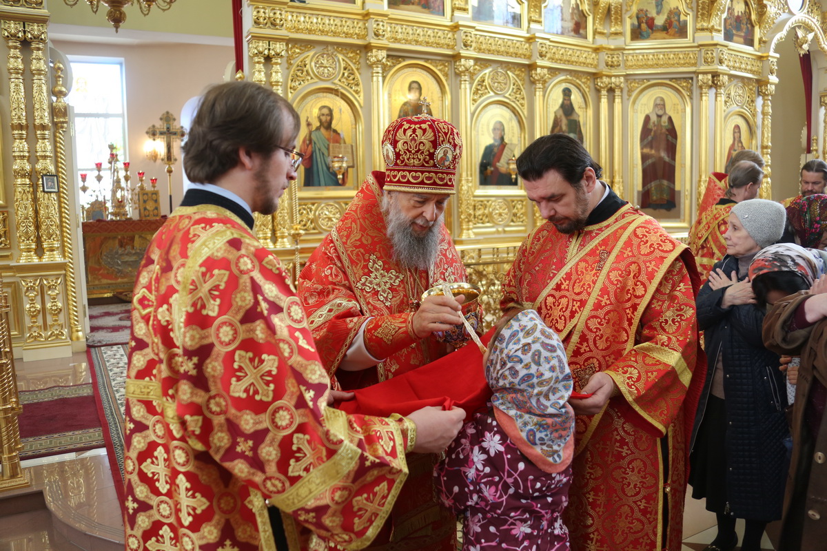 Божественная литургия в храме Казанской иконы Божией Матери