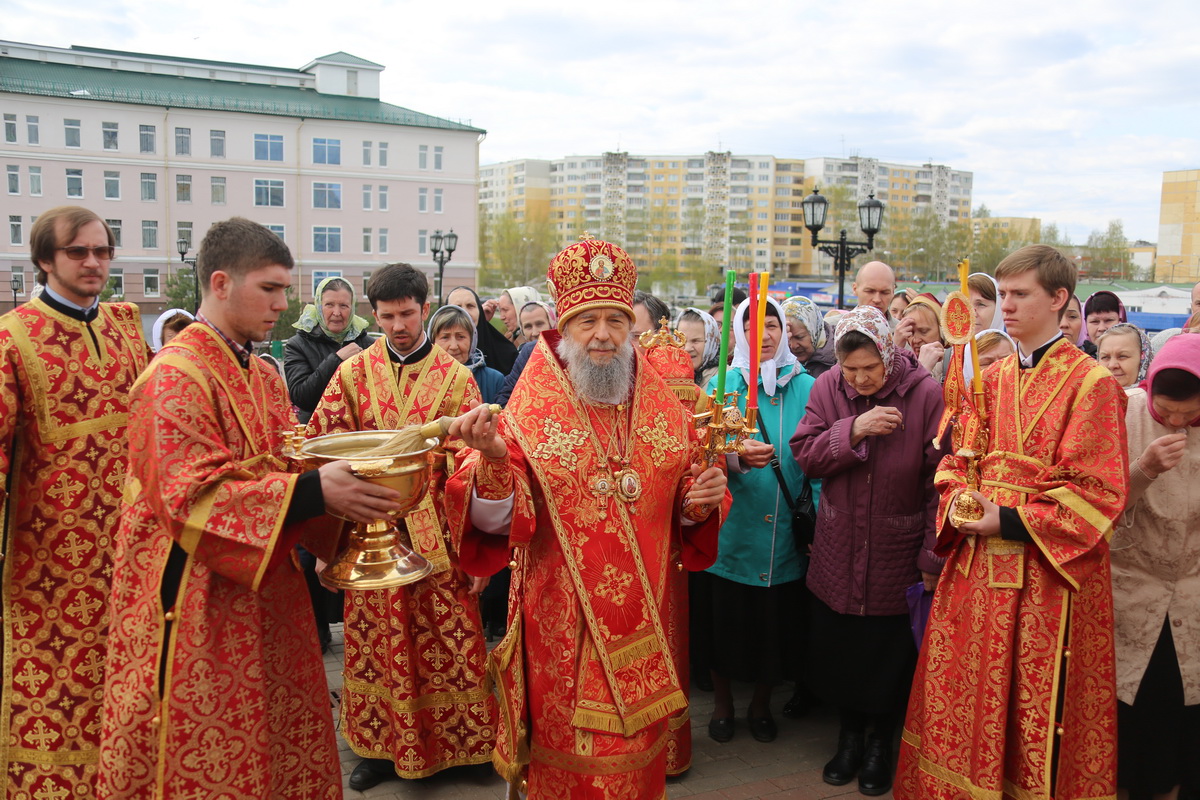 Божественная литургия в храме Казанской иконы Божией Матери