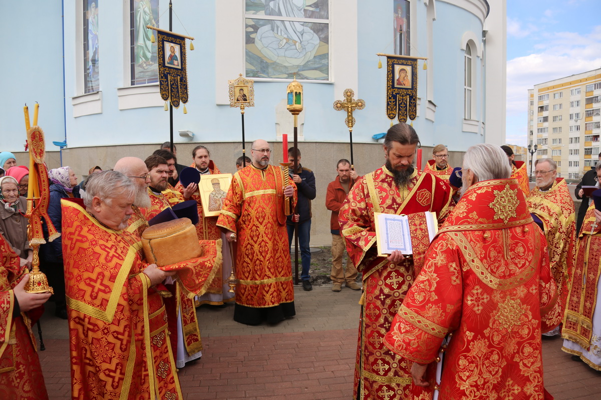 Божественная литургия в храме Казанской иконы Божией Матери