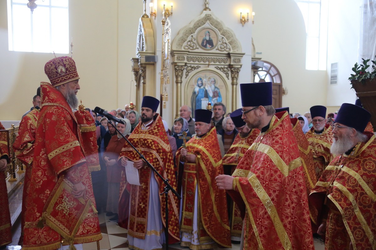 Божественная литургия в храме Казанской иконы Божией Матери