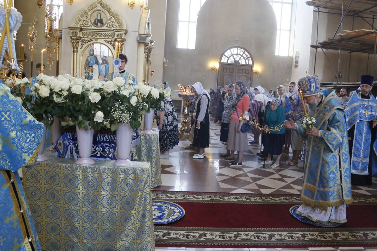 Погребение Плащаницы Пресвятой Богородицы