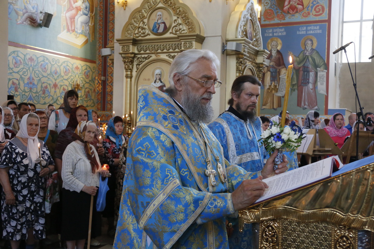 Погребение Плащаницы Пресвятой Богородицы