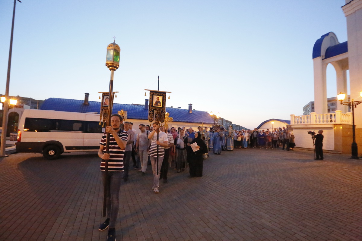 Погребение Плащаницы Пресвятой Богородицы