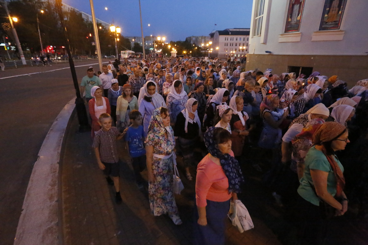 Погребение Плащаницы Пресвятой Богородицы