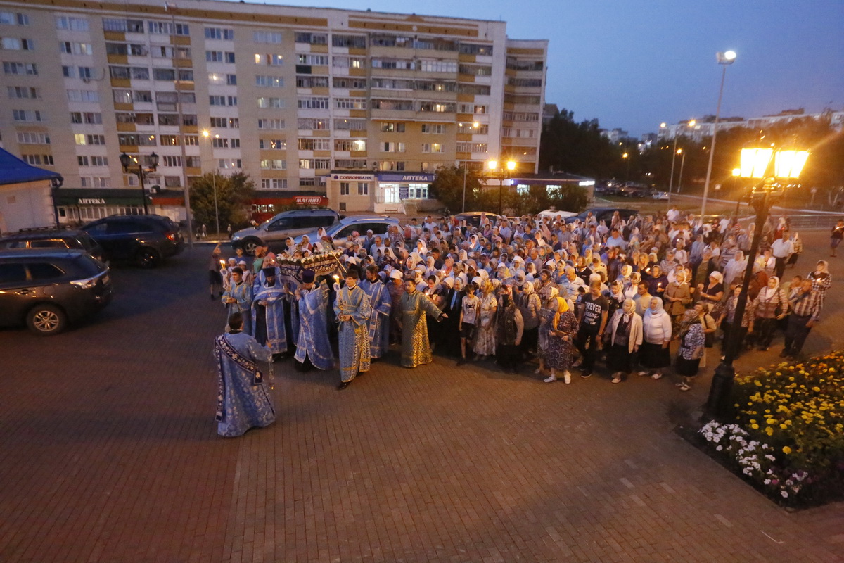 Погребение Плащаницы Пресвятой Богородицы