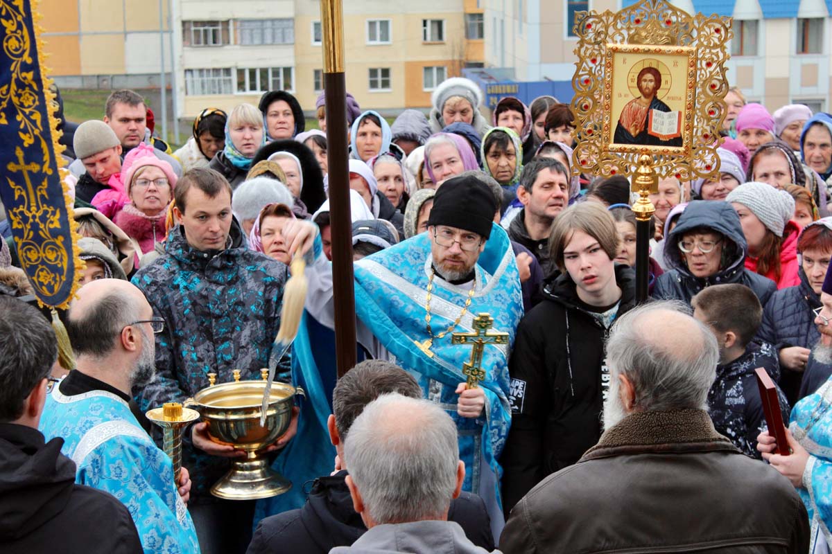 Православная благотворительная ярмарка. Православный благотворитель.